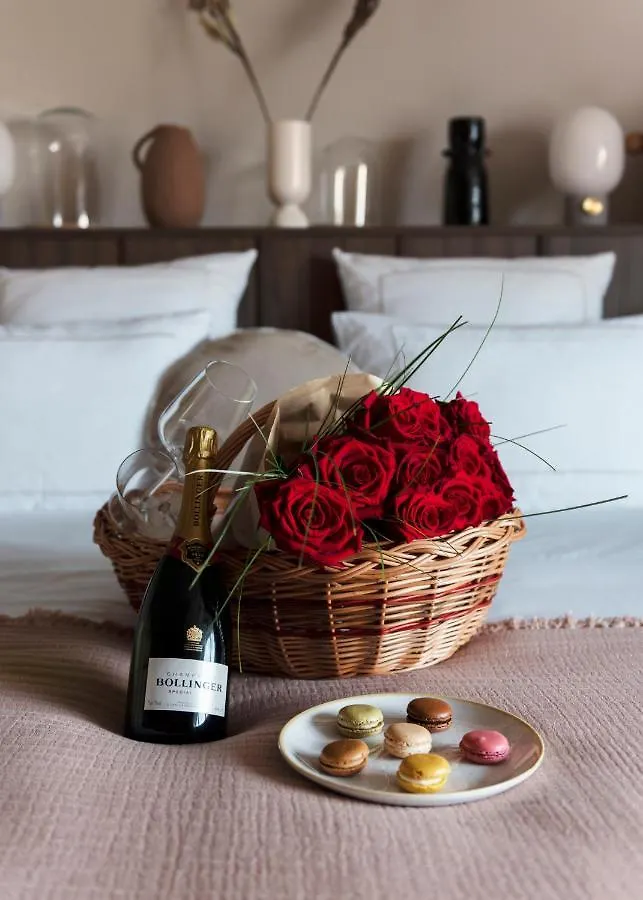 L'Essenciel Hotel Pire-sur-Seiche 4*,  France
