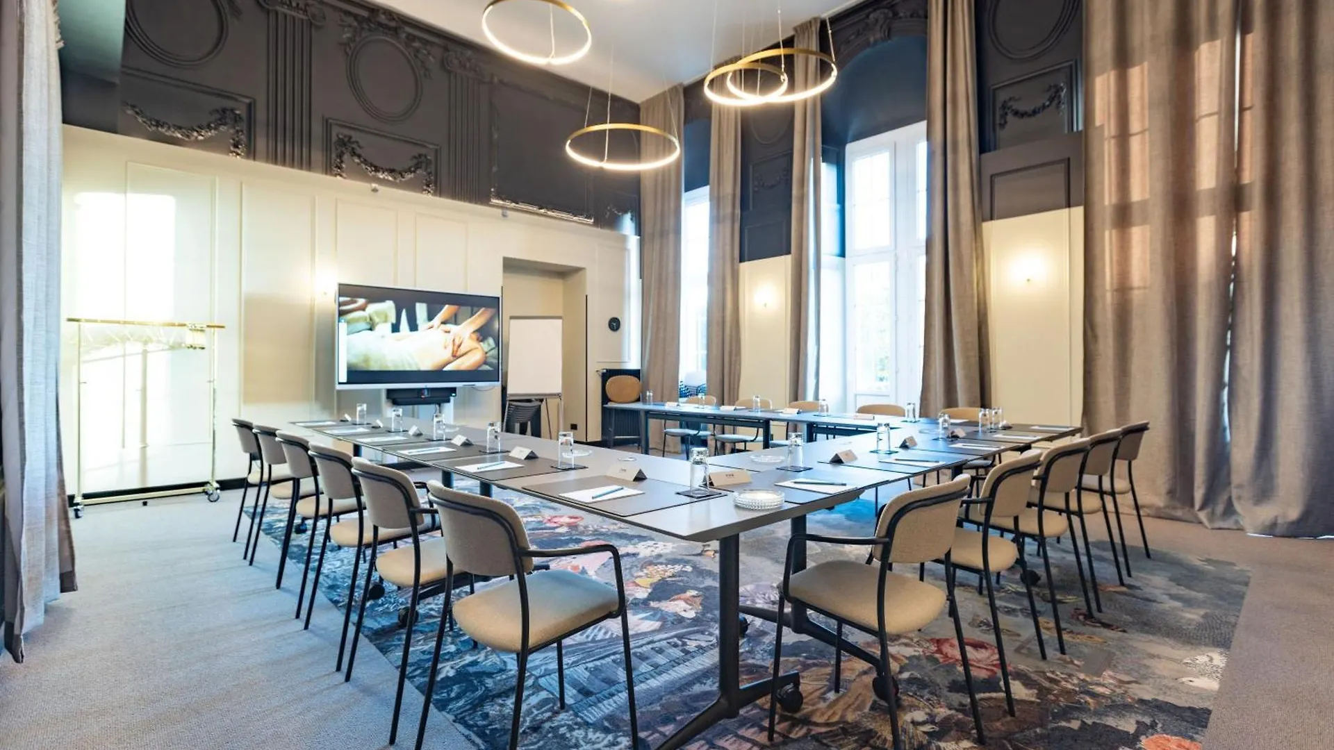 L'Essenciel Hotel Pire-sur-Seiche 4*,